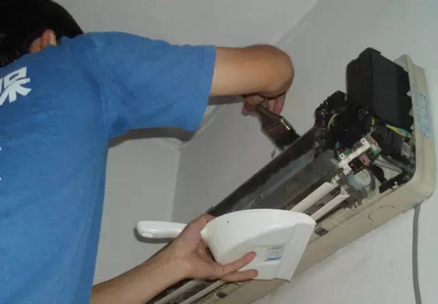 最牛保洁公司和服装店的双向促成赠品案例